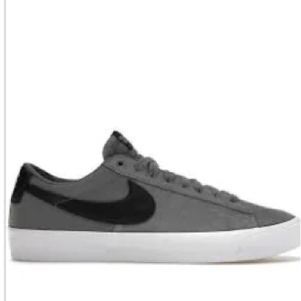 Nike Charcoal and Black Low-Top Sneakers